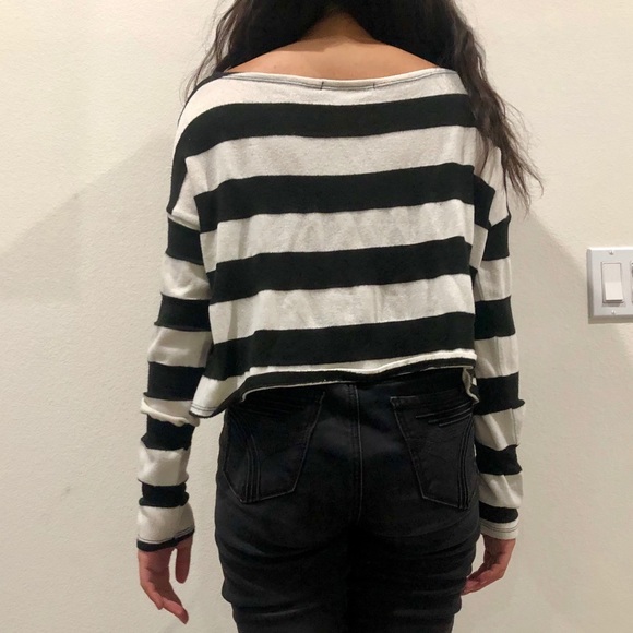 Foreign Exchange Cropped Long Sleeve - Picture 4 of 5